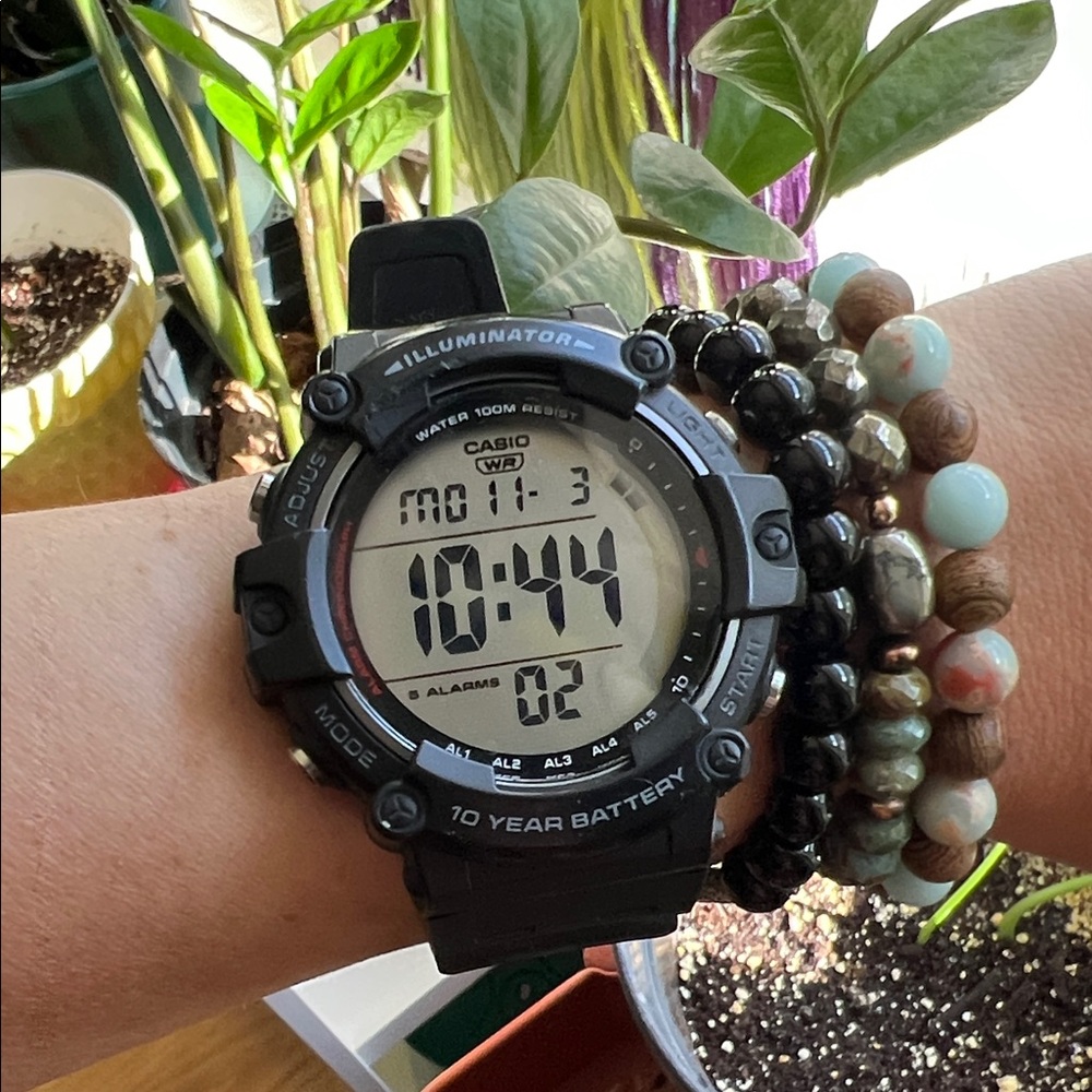 Casio AE-1500WH Black Watch Works Great!
